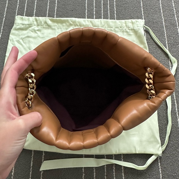 Burberry Lola Small Quilted Leather Chain Bucket Bag - Picture 9 of 16